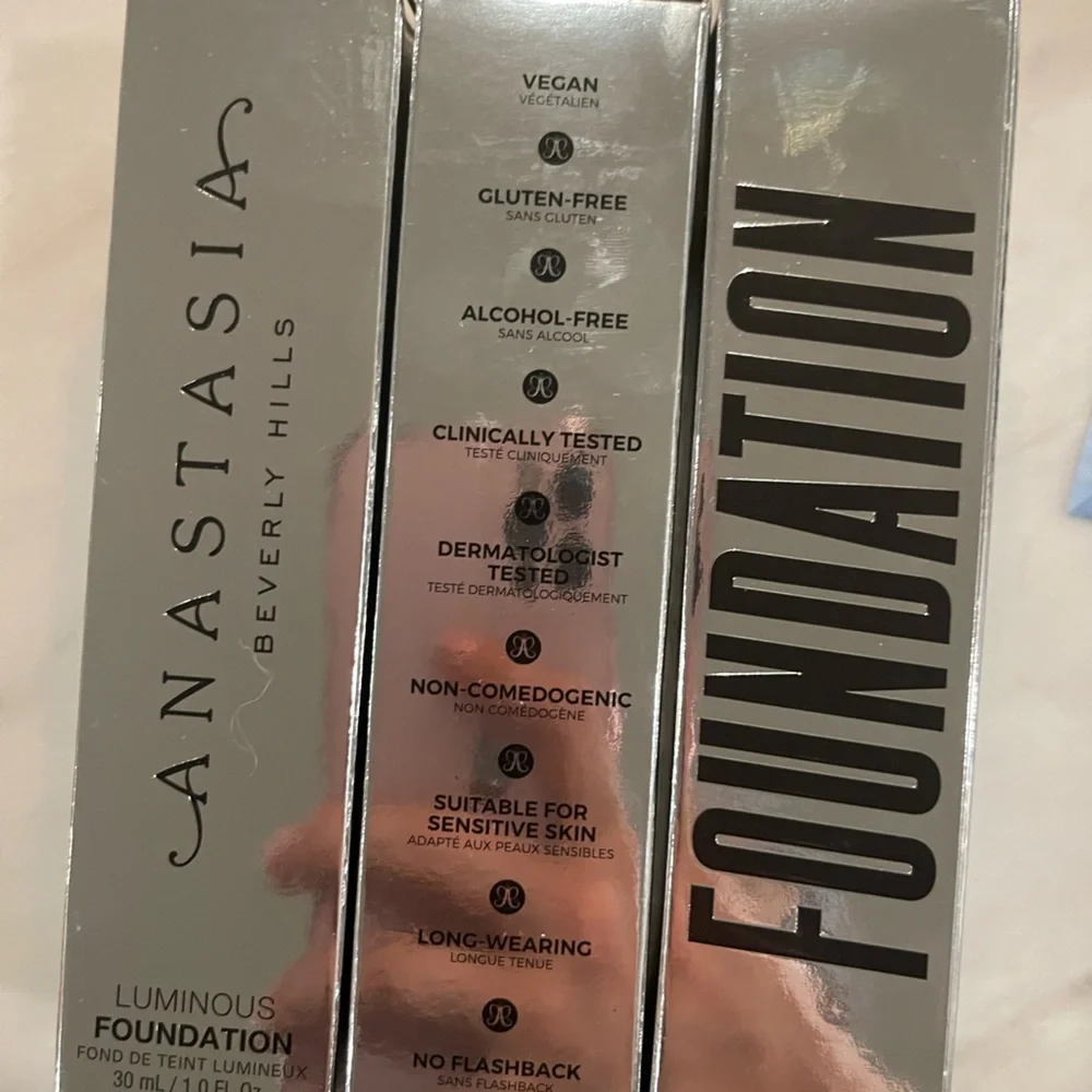 *BrandNew* Anastasia Luminous Foundation 330W